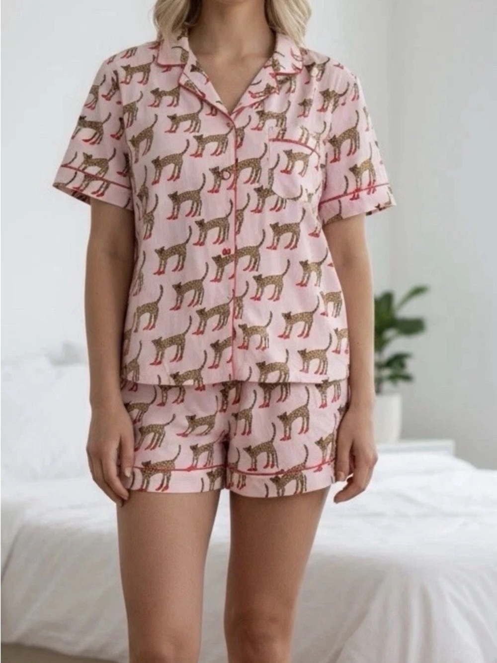 Bouffants‎ & Broken Hearts pajama set graphic leopards